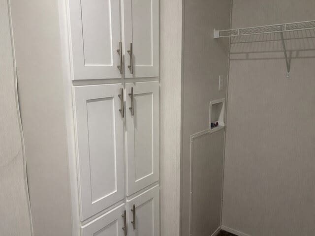 Building Photo - 825 Willowbrook Dr