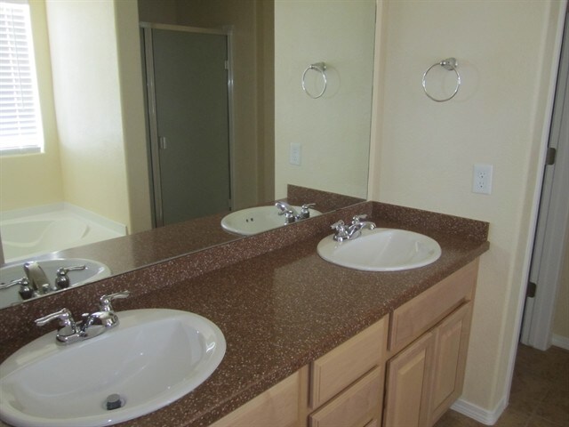 Building Photo - 3635 Buckskin Loop NE