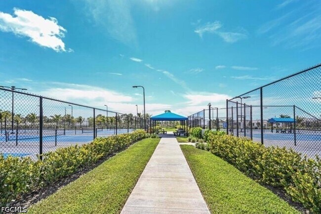 Building Photo - 28000 Longboat Key Run