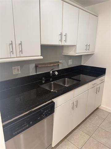 Building Photo - 4343 Travis St