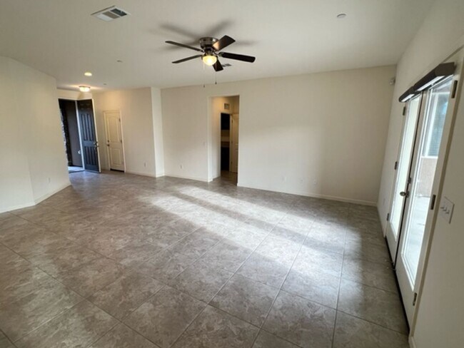 Building Photo - 3204 N Pratos Ct