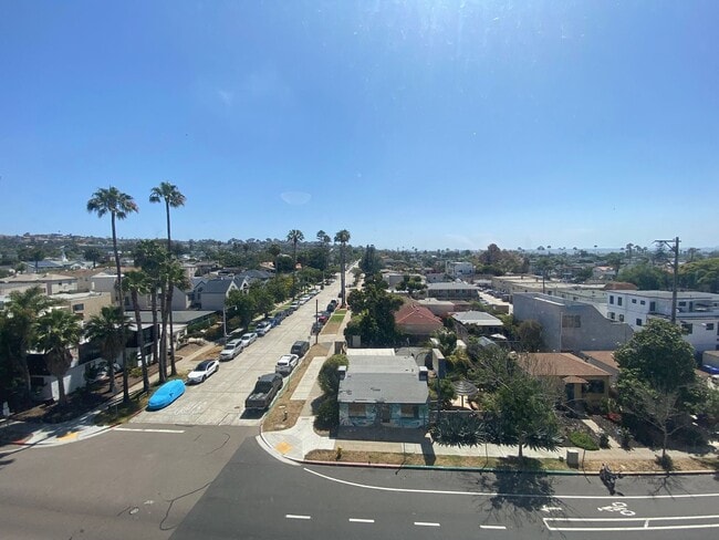 Building Photo - Pacific Beach - 3 blocks to Beach!  2bd/2ba Spacious 6th floor condo remodeled in 2022! Spectacul...