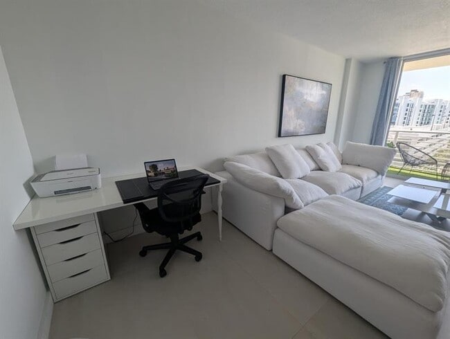 Building Photo - 18800 NE 29th Ave