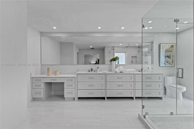 Building Photo - 6900 SW 136th St