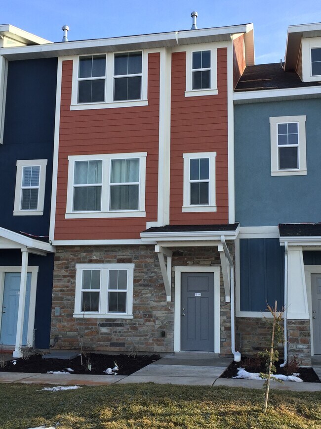 Building Photo - 329 N 680 E
