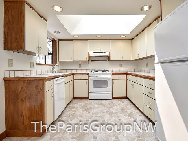 Building Photo - 14655 NE 179th St