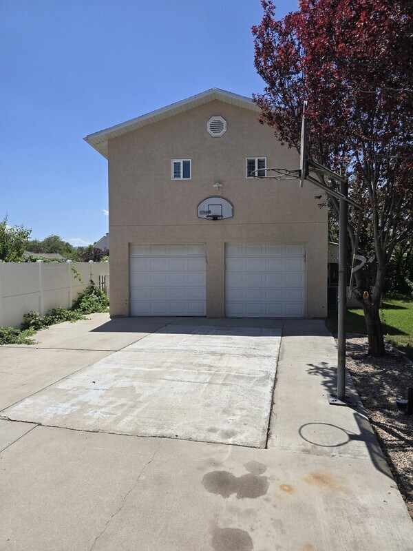Building Photo - 12106 2570 W