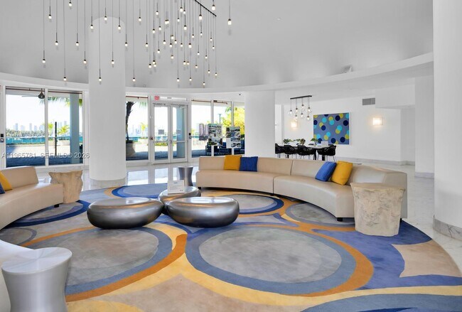 Building Photo - 1000 West Ave