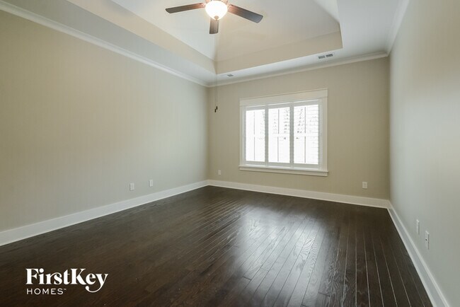 Building Photo - 1441 Valley Trace