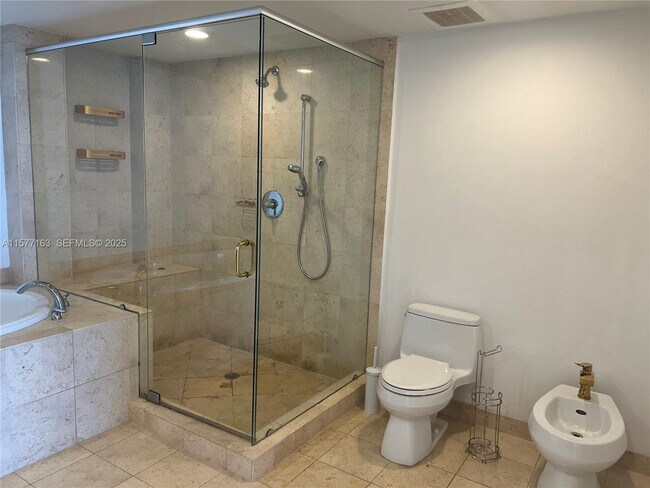 Building Photo - 1830 S Ocean Dr