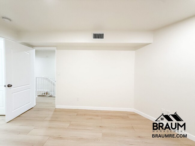 Building Photo - 7323 Winnetka Ave