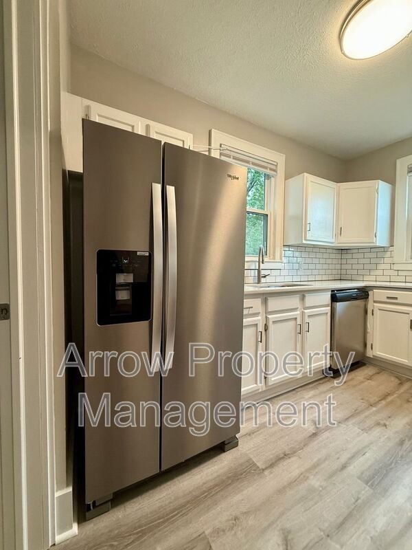 Building Photo - 2046 S 26th St