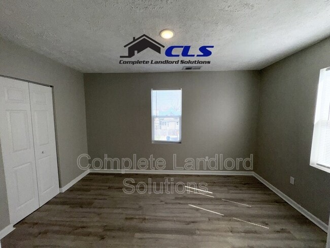 Building Photo - 702 S 8th St