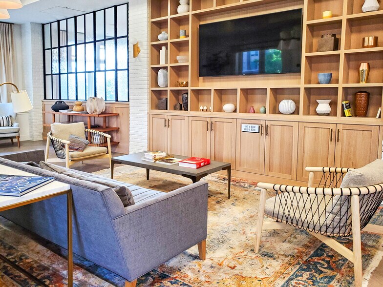 Common Work Area - 3401 Arapahoe Ave