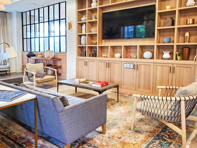 Common Work Area - 3401 Arapahoe Ave