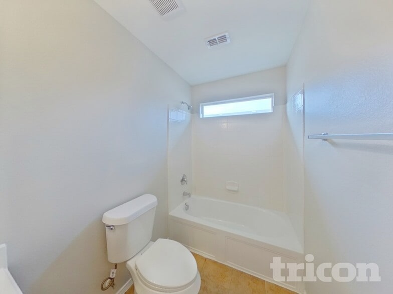 Building Photo - 801 Santa Rosa Dr