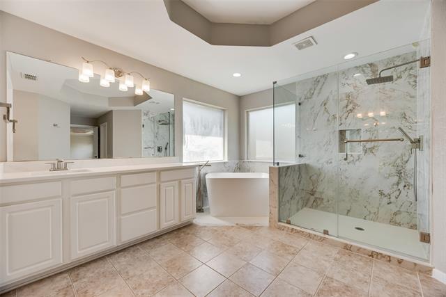 Building Photo - 2501 Royal Troon Dr