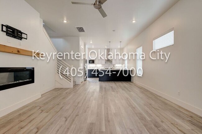 Building Photo - 2544 NW 130th St