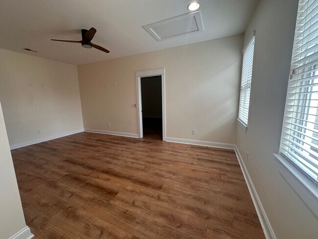 Building Photo - Market Common - Available Now!