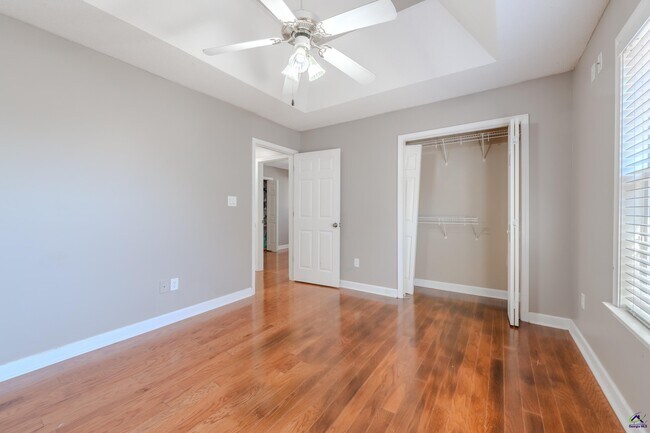 Building Photo - 611 Bay Laurel Cir