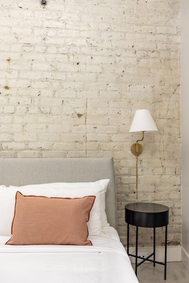 Building Photo - 315 Girod St