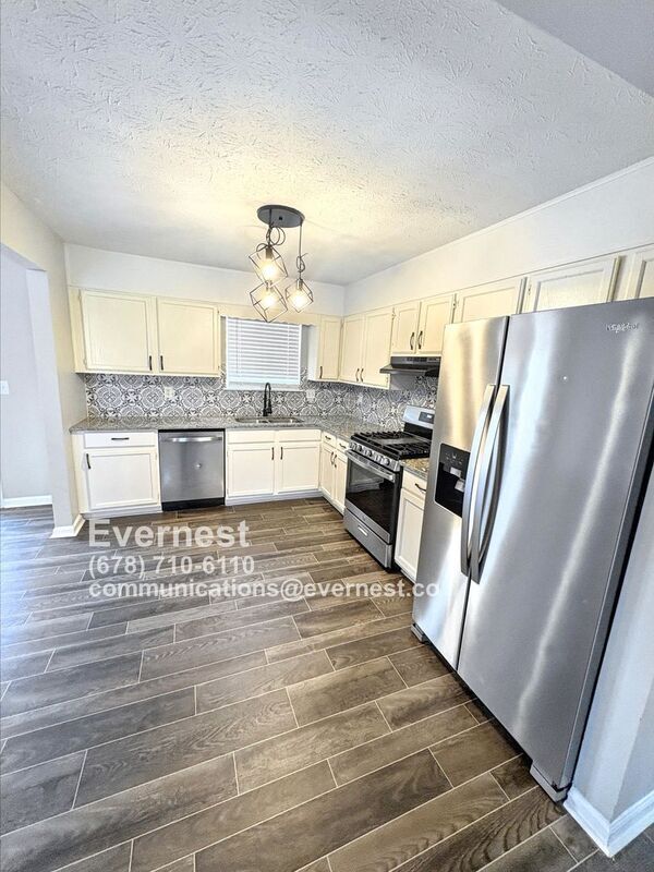 Building Photo - 4060 Day Trail S