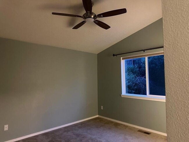Building Photo - 6913 Owl Dr SE