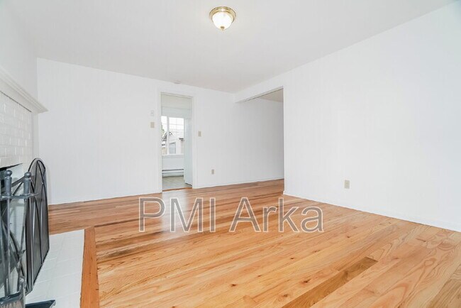 Building Photo - 7306 S 115th St