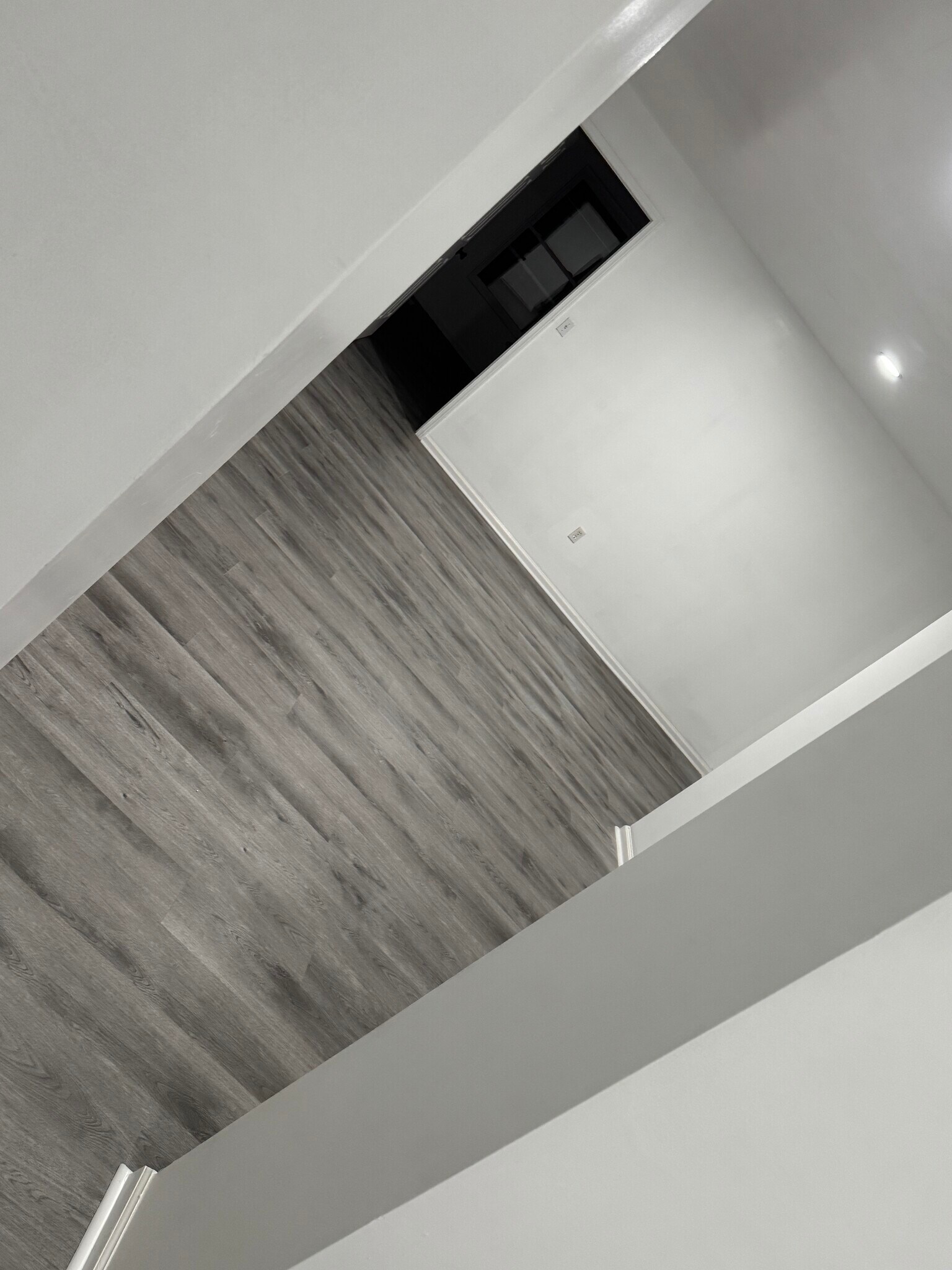 Building Photo - 48 1/2 3rd St