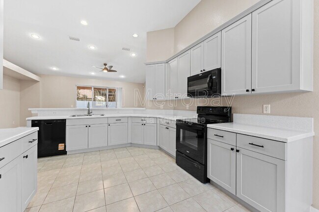 Building Photo - 11709 Holly Creek Dr