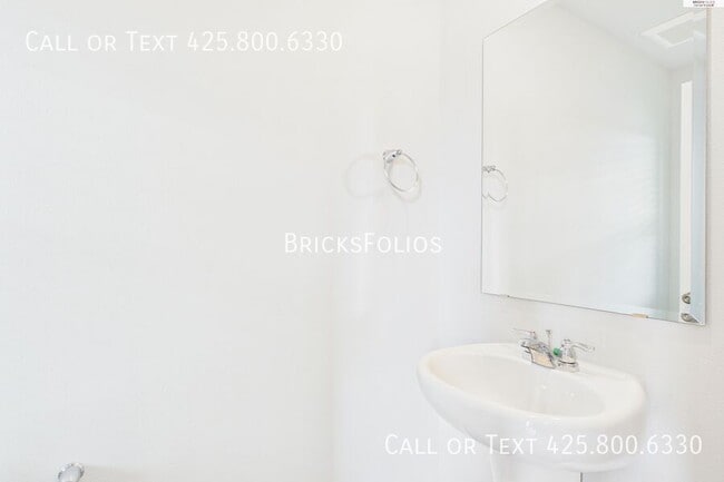 Building Photo - 19537 141st Ave Ct E