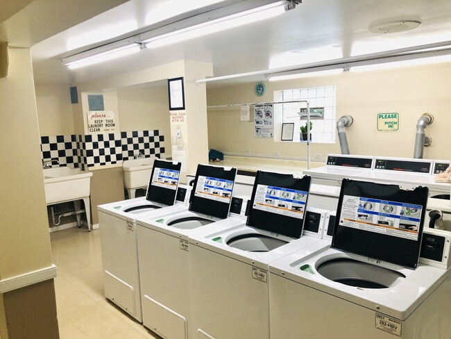 Building Photo - 7334 N. Ridge