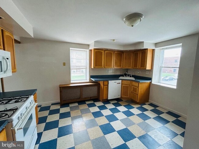 Building Photo - 6500 Ridge Ave