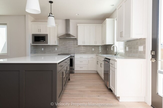 Building Photo - Brand New Beautiful Home!