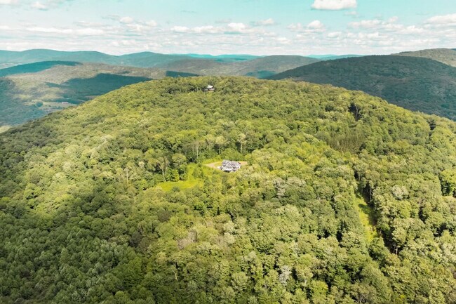 Building Photo - 74 Harvest Ln