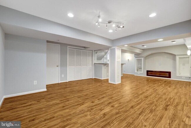 Building Photo - 8995 Parliament Dr