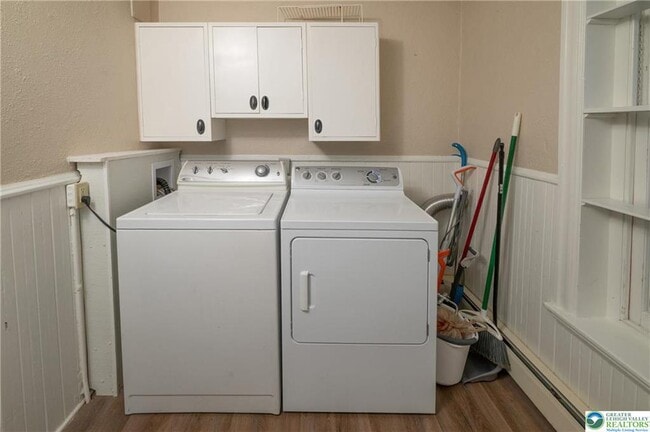 Building Photo - 2409 S 5th St