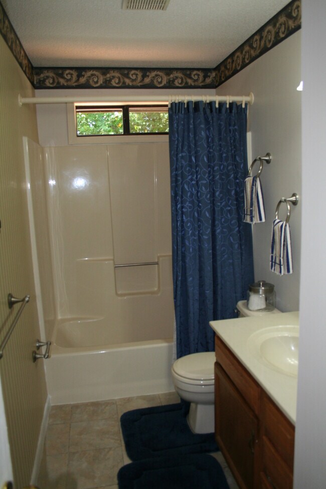 Primary Photo - 64 Pine Tree Ln