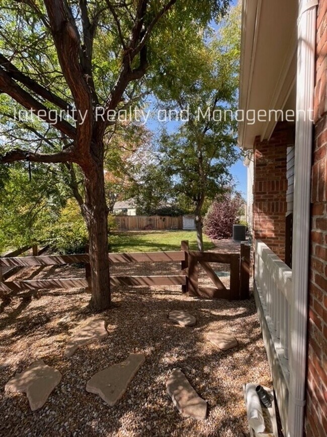 Building Photo - 8551 S Mallard Pl