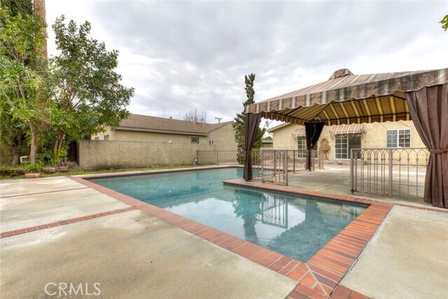 Building Photo - 6622 Varna Ave