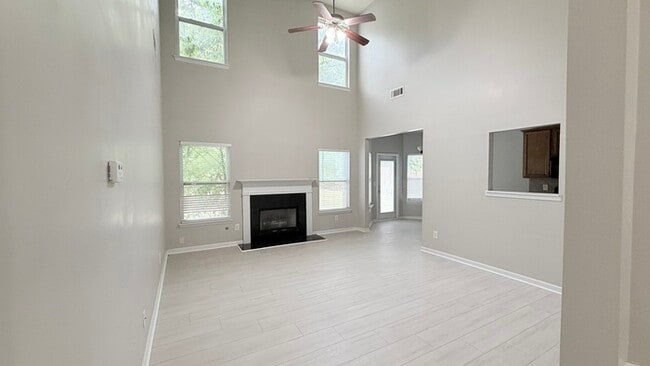 Building Photo - 765 Rockbass Rd