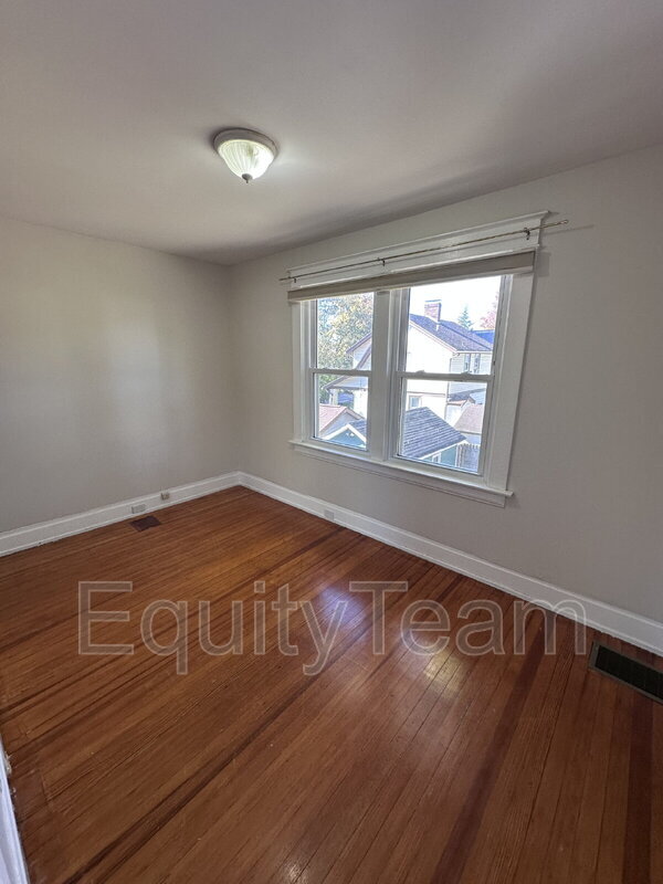 Building Photo - 4107 Sherwood Ave