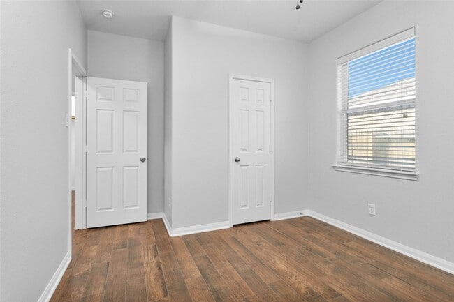 Building Photo - 30831 W Lost Creek Blvd