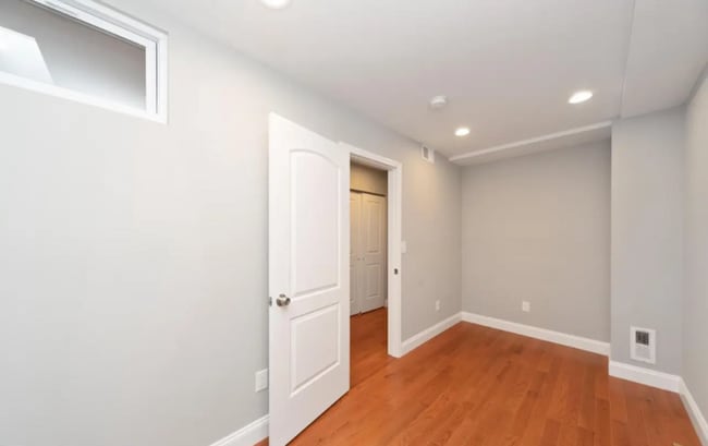 Building Photo - 41 N Linwood Ave