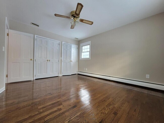 Building Photo - 67 Plum St