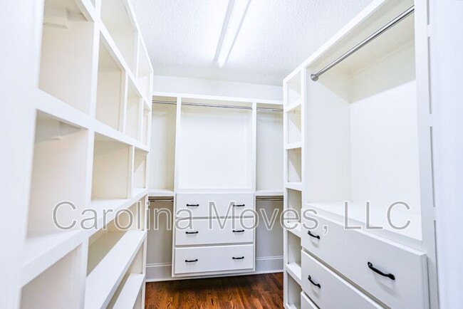 Building Photo - 113 Leatherton Way