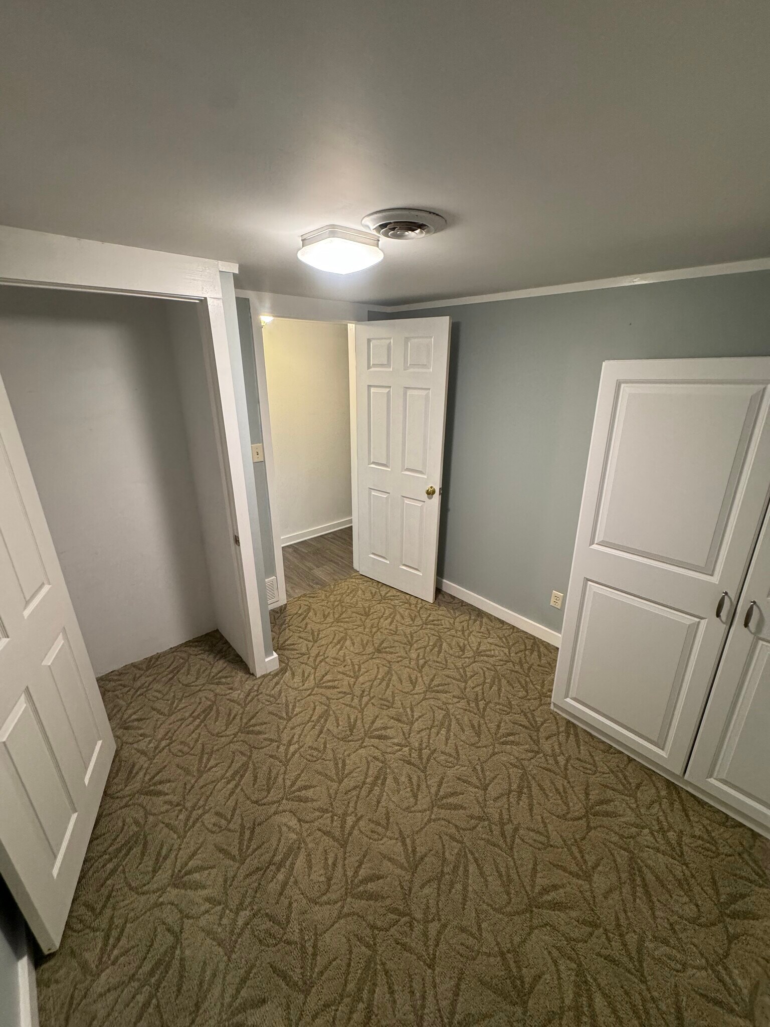 Building Photo - 6711 Vincent Hill Rd