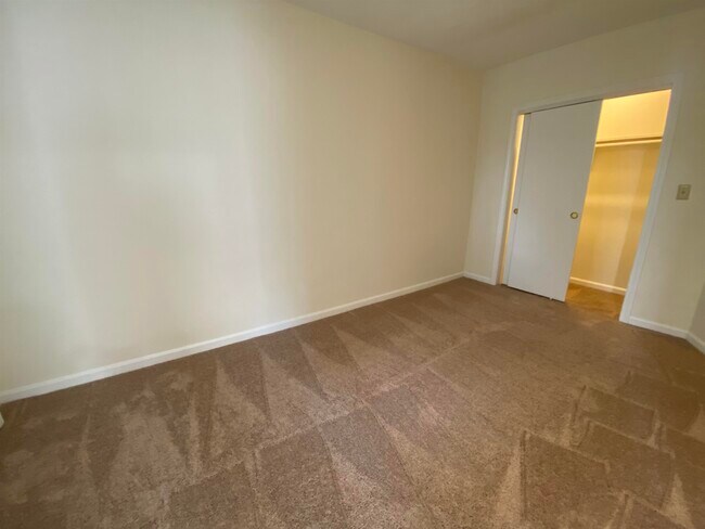 Building Photo - 133 Second St