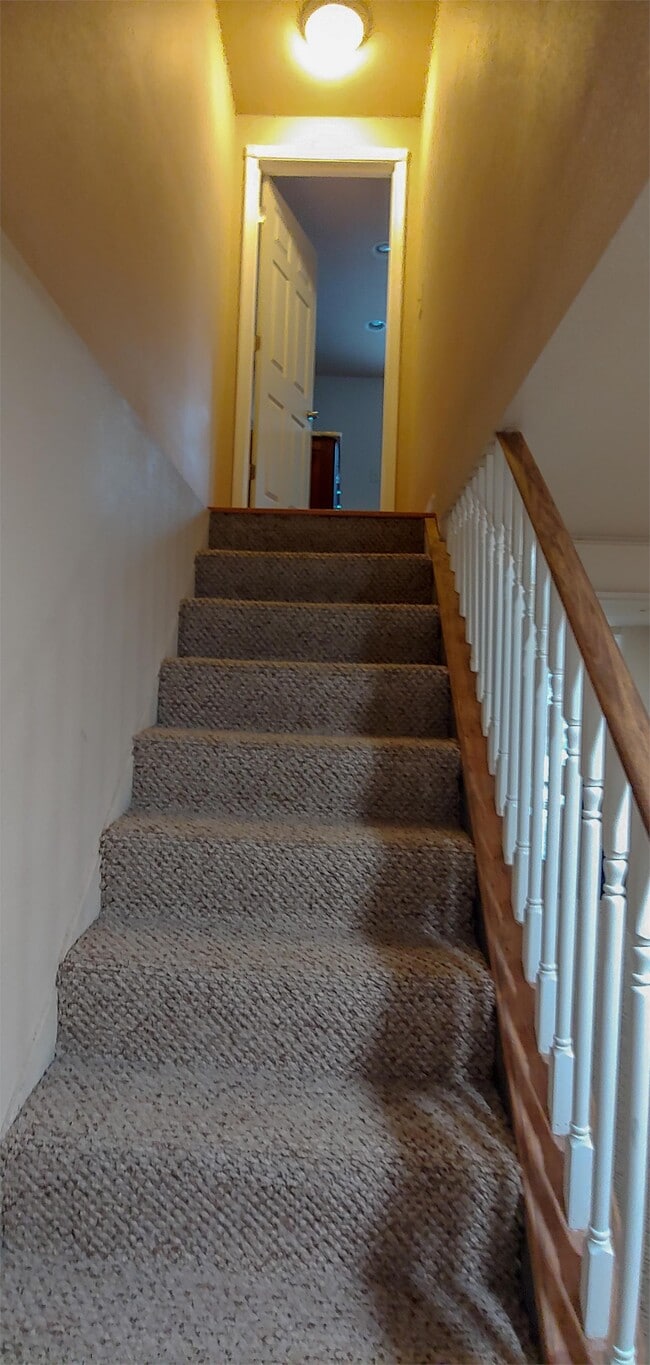 Building Photo - 1797 Cedaridge Dr