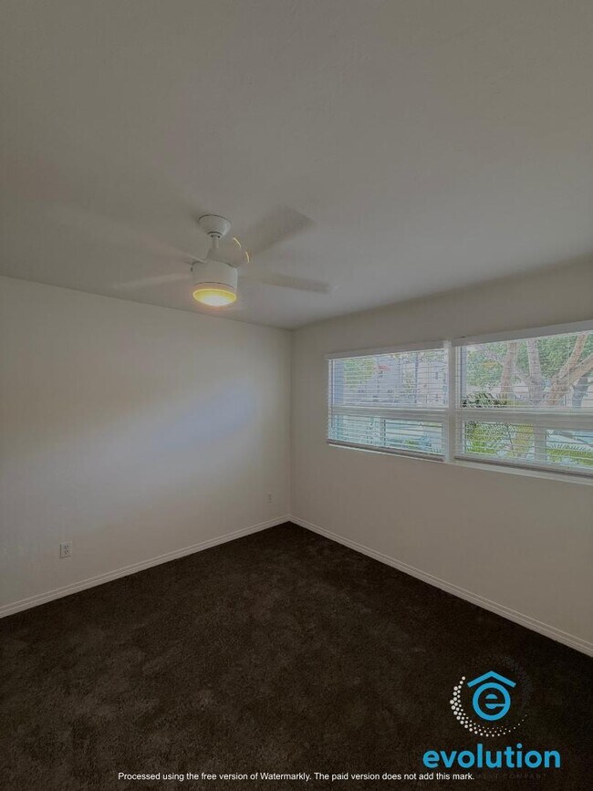 Building Photo - 1111 Adella Ave